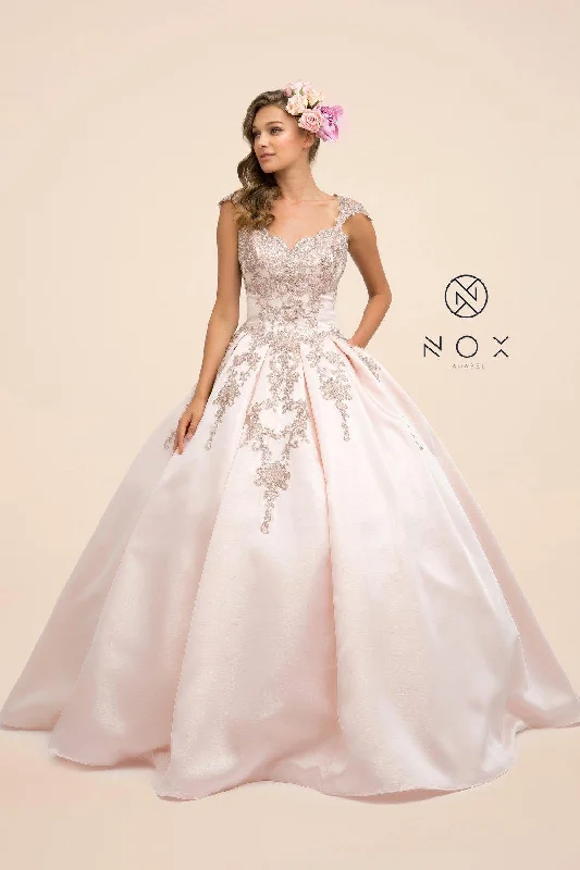 Maternity dress for a baby's first visit to the aquarium Embroidered Ball Gown Long Prom Dress Maternity dress for a baby's first visit to the aquarium Embroidered Ball Gown Long Prom Dress