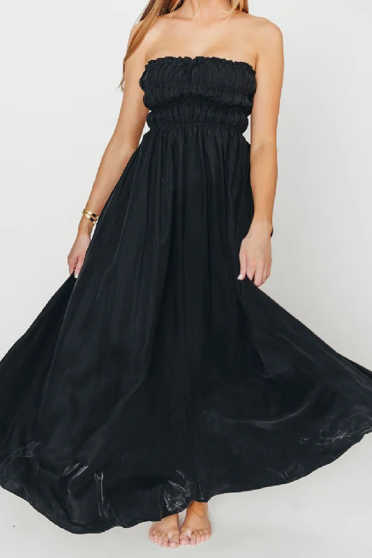 Plaid midi dresses for a fall - themed family gathering Caitlyn Woven Maxi Dress in Black Plaid midi dresses for a fall - themed family gathering Caitlyn Woven Maxi Dress in Black