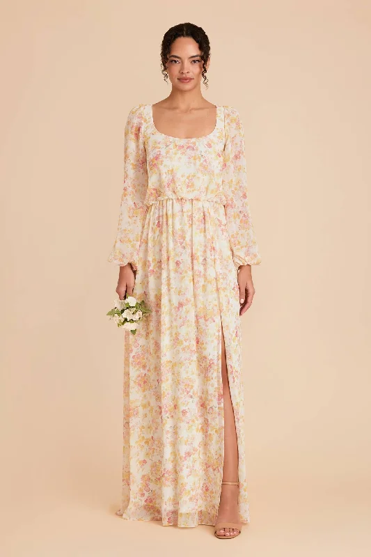 Maternity dress for a baby's first visit to the museum Eloise Chiffon Dress - Pressed Floral Maternity dress for a baby's first visit to the museum Eloise Chiffon Dress - Pressed Floral