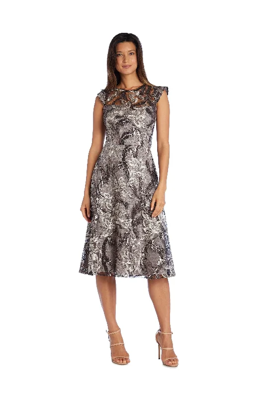 Maternity dress for a baby's first visit to the Japanese garden R&M Richards 5524 Short Mother Of The Bride Dress Maternity dress for a baby's first visit to the Japanese garden R&M Richards 5524 Short Mother Of The Bride Dress
