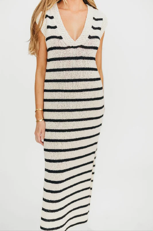 Midi dresses with pleated bodices for a classic and tailored look Maria Knit Maxi Dress in Natural/Black Midi dresses with pleated bodices for a classic and tailored look Maria Knit Maxi Dress in Natural/Black
