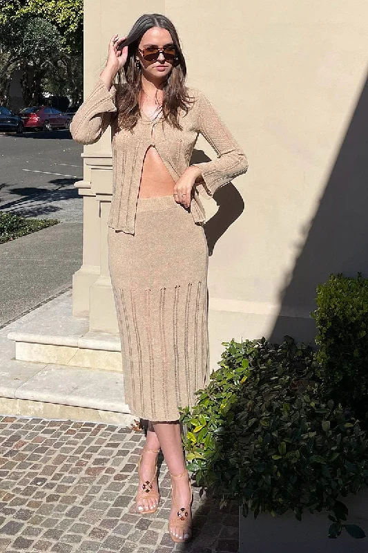 oversized women cardigan for a trendy and cozy lookBeige Cardigan Long Sleeve V Neck Button Ladder Knitted oversized women cardigan for a trendy and cozy lookBeige Cardigan Long Sleeve V Neck Button Ladder Knitted
