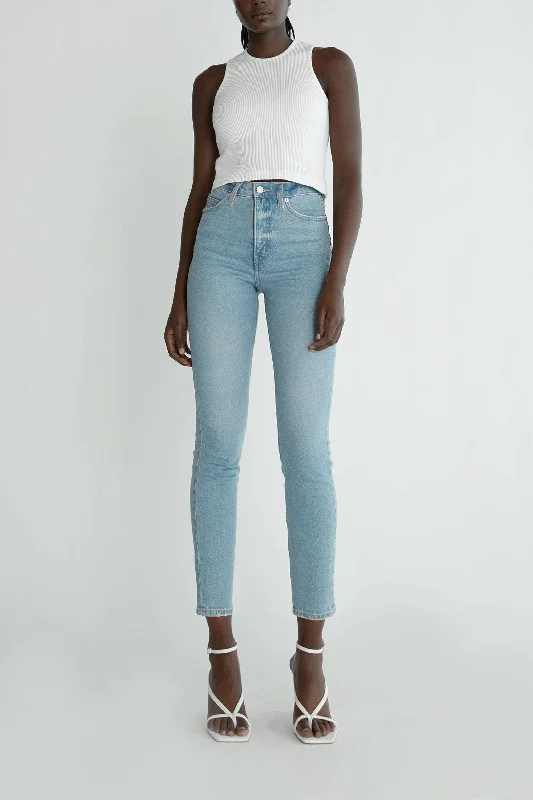 cropped women cardigan to pair with high - waisted jeansOAK ESSENTIAL SLIM FIT HIGH-RISE JEAN cropped women cardigan to pair with high - waisted jeansOAK ESSENTIAL SLIM FIT HIGH-RISE JEAN