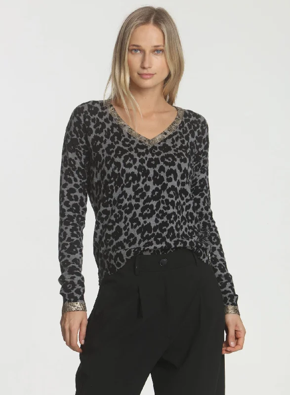 Women's Fuzzy Mohair - Blend Sweater in Light Pink for a Soft and Cozy FeelGoldie Printed Vee - Cheetah Grey Women's Fuzzy Mohair - Blend Sweater in Light Pink for a Soft and Cozy FeelGoldie Printed Vee - Cheetah Grey