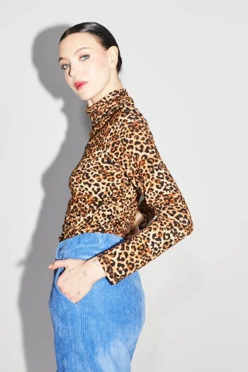 Women's Turtleneck Cashmere - Blend Sweater in Charcoal for a Sophisticated Winter EnsembleImprevu Leopard Print Barbara Turtle Neck Women's Turtleneck Cashmere - Blend Sweater in Charcoal for a Sophisticated Winter EnsembleImprevu Leopard Print Barbara Turtle Neck