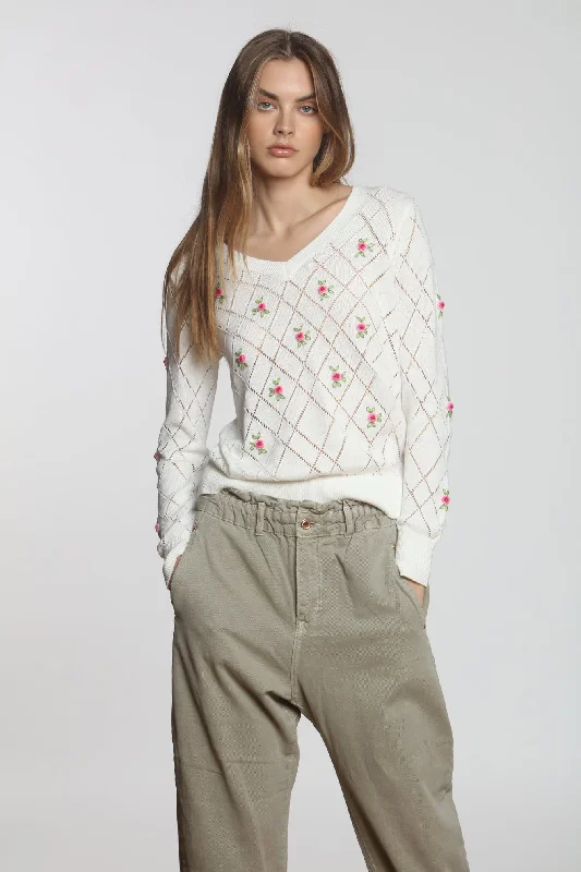 Oversized Chunky Knit Women's Cashmere Sweater in Ivory for a Cozy Winter LookLily Rose Vee - White Oversized Chunky Knit Women's Cashmere Sweater in Ivory for a Cozy Winter LookLily Rose Vee - White