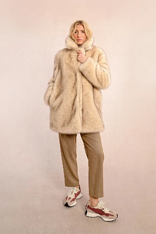 Women's Fuzzy Mohair - Blend Sweater in Light Pink for a Soft and Cozy FeelMolly Bracken Off White Faux Fur Coat