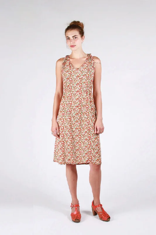 Empire Waist Women Dress to Accentuate the Bust and Conceal the WaistSew House Seven Mississippi Avenue Dress/Top