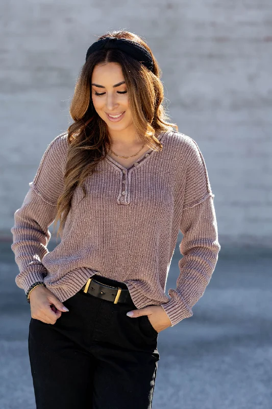Women's Cropped Cable - Knit Merino Wool Sweater in Beige for a Trendy Fall OutfitVintage Washed Button Accented Knit Sweater Women's Cropped Cable - Knit Merino Wool Sweater in Beige for a Trendy Fall OutfitVintage Washed Button Accented Knit Sweater