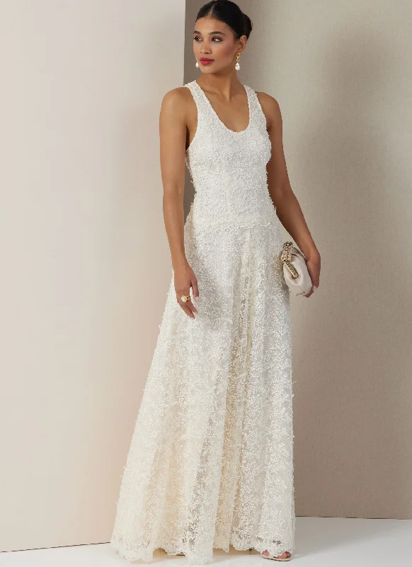 Sheath Women Dress with a Tailored Fit for a Professional LookVogue Dress & Overdress V2028 Sheath Women Dress with a Tailored Fit for a Professional LookVogue Dress & Overdress V2028