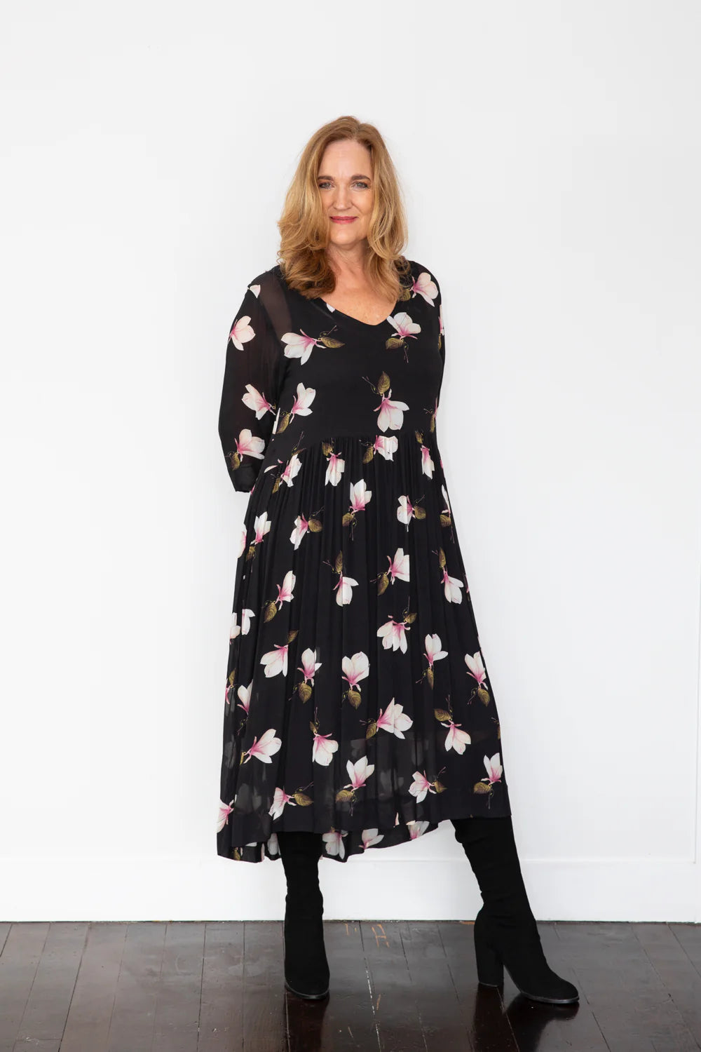 Halter Neck Women Dress to Show Off the Shoulders and Neckline Halter Neck Women Dress to Show Off the Shoulders and Neckline BITTERMOON (NZ) Chantal floral dress! 20 Halter Neck Women Dress to Show Off the Shoulders and Neckline Halter Neck Women Dress to Show Off the Shoulders and Neckline BITTERMOON (NZ) Chantal floral dress! 20