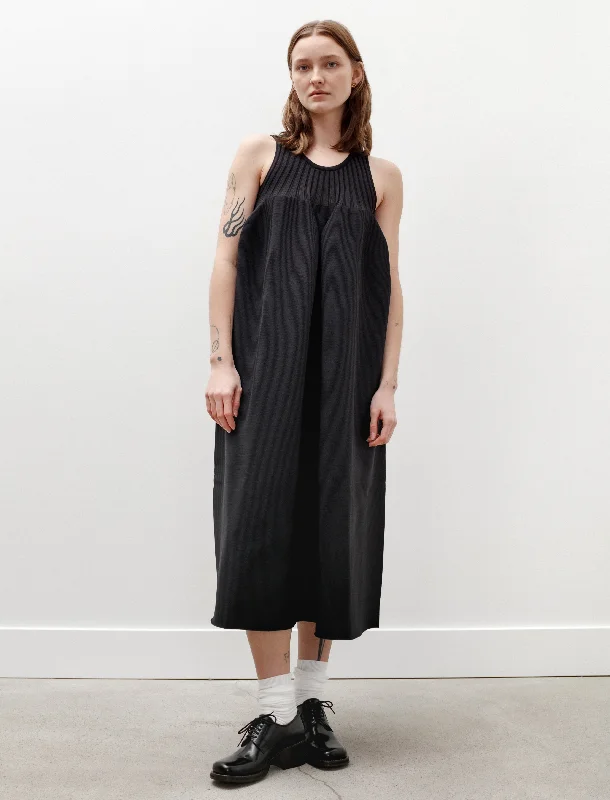 Pleated Women Dress with a Timeless and Elegant Texture Pleated Women Dress with a Timeless and Elegant Texture Pottery Dress 5 Black Pleated Women Dress with a Timeless and Elegant Texture Pleated Women Dress with a Timeless and Elegant Texture Pottery Dress 5 Black