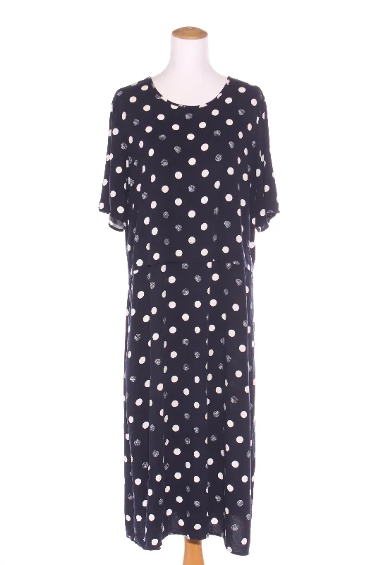 Mini Women Dress with a Short Hem for a Young and Trendy Style Mini Women Dress with a Short Hem for a Young and Trendy Style ELLA J - Spot print midi dress! 18 Mini Women Dress with a Short Hem for a Young and Trendy Style Mini Women Dress with a Short Hem for a Young and Trendy Style ELLA J - Spot print midi dress! 18