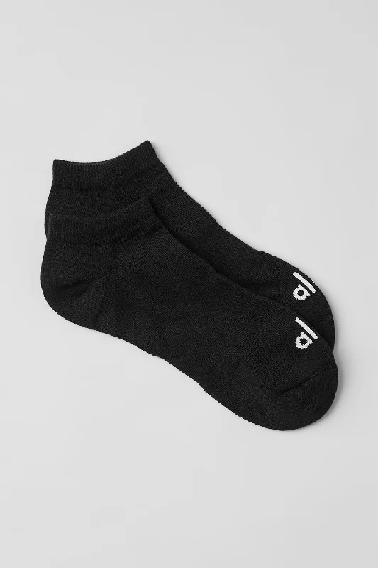 Women's moisture - wicking socks for sportsUnisex Street Sock - Black/White