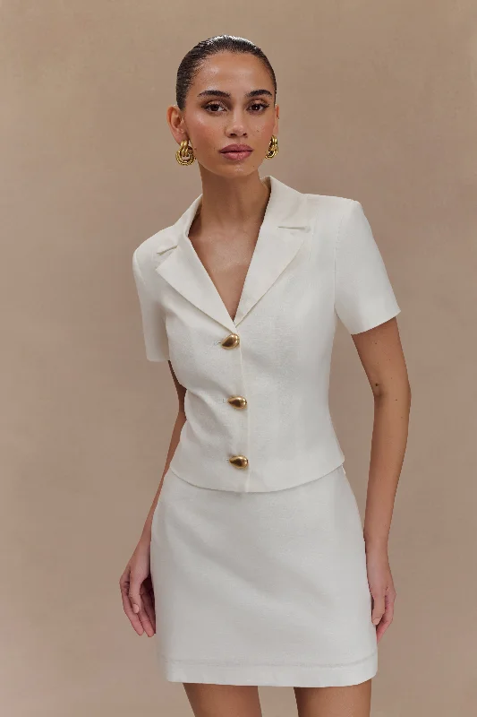 Women's knee - length wool blend coats with a fur collar for added warmthCiara Linen Jacket - White Women's knee - length wool blend coats with a fur collar for added warmthCiara Linen Jacket - White