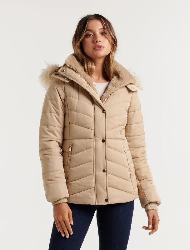 Women's cropped leather coats with silver studs for an edgy lookGreta Short Puffa Jacket Women's cropped leather coats with silver studs for an edgy lookGreta Short Puffa Jacket