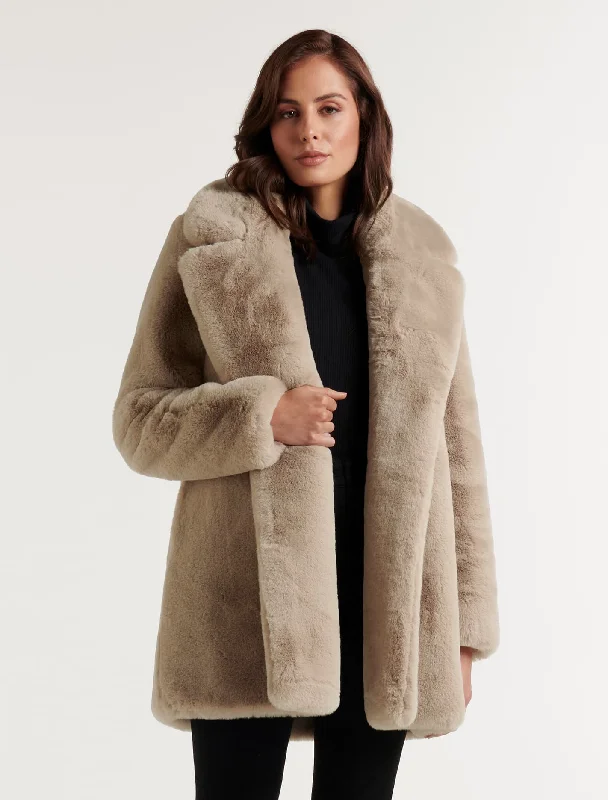 Embroidered women's cotton coats in a bohemian pattern for a unique designHester Fur Peacoat Embroidered women's cotton coats in a bohemian pattern for a unique designHester Fur Peacoat